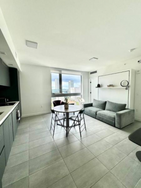2 bedrooms Design Condo Downtown Miami Pool and Gym